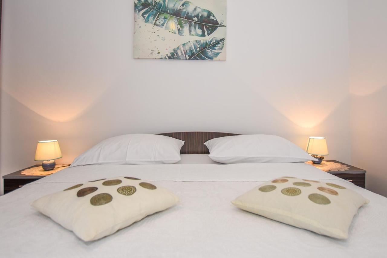 Apartmani Marija Ljubica Đảo Pag Ngoại thất bức ảnh