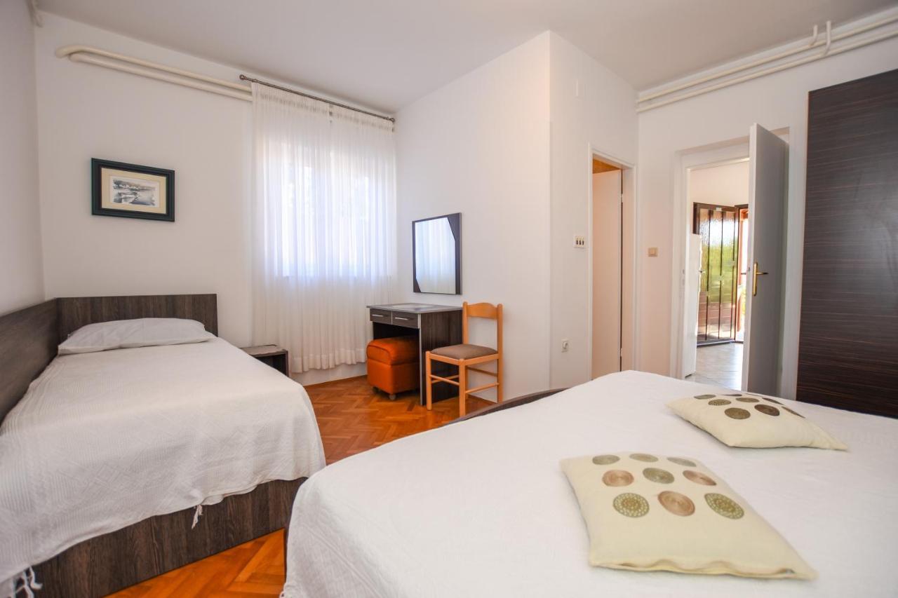 Apartmani Marija Ljubica Đảo Pag Ngoại thất bức ảnh